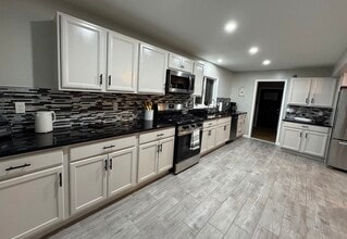 526 NY-42 in Sparrow Bush, NY - Building Photo - Building Photo