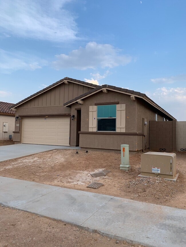 17751 W Daley Ln in Surprise, AZ - Building Photo - Building Photo