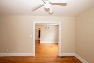 15 Wheelwright Rd, Unit 1 in Medford, MA - Foto de edificio - Building Photo