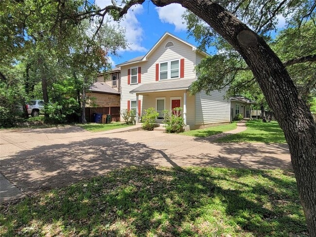 3304 Blumie St in Austin, TX - Building Photo - Building Photo