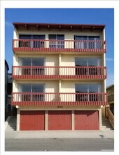 296 Hermosa Ave in Hermosa Beach, CA - Foto de edificio - Building Photo
