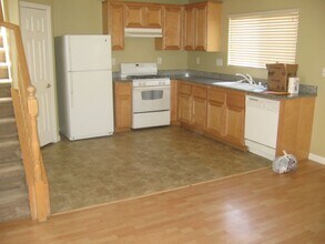 7304 Camden Pine Ave in Las Vegas, NV - Building Photo - Building Photo