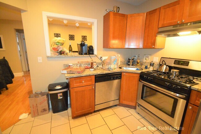 72 Egmont St, Unit 1