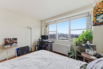 201 St Pauls Ave, Unit 10C in Jersey City, NJ - Building Photo - Building Photo