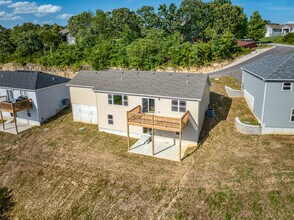 204 E Sunset Cove Ln in Branson, MO - Building Photo - Building Photo