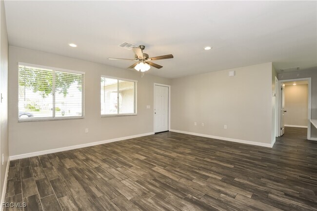 1308 SE 32nd Terrace in Cape Coral, FL - Building Photo - Building Photo