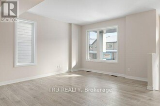 201 Beebalm Cres in Ottawa, ON - Building Photo - Building Photo