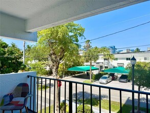 16508 NE 26th Ave in North Miami Beach, FL - Building Photo - Building Photo