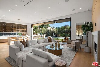 14758 Morrison St in Los Angeles, CA - Building Photo - Building Photo
