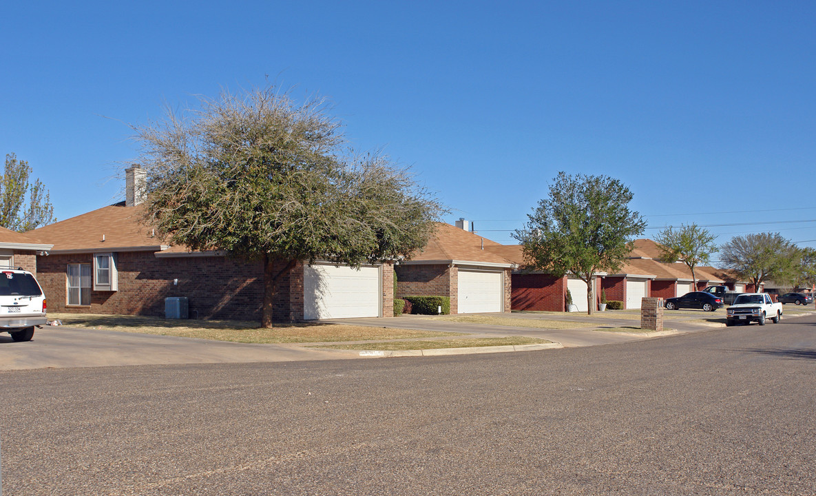 Yorkshire Village Apartments in Lubbock, TX - Building Photo