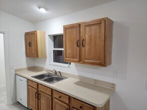 7273 NW 80th Ct in Okeechobee, FL - Building Photo - Building Photo