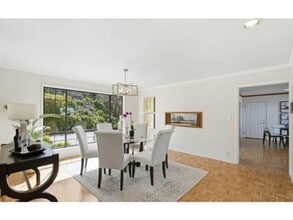 2734 Summit Dr in Hillsborough, CA - Building Photo - Building Photo