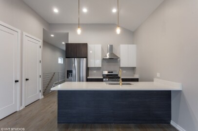 3936 S Indiana Ave in Chicago, IL - Building Photo