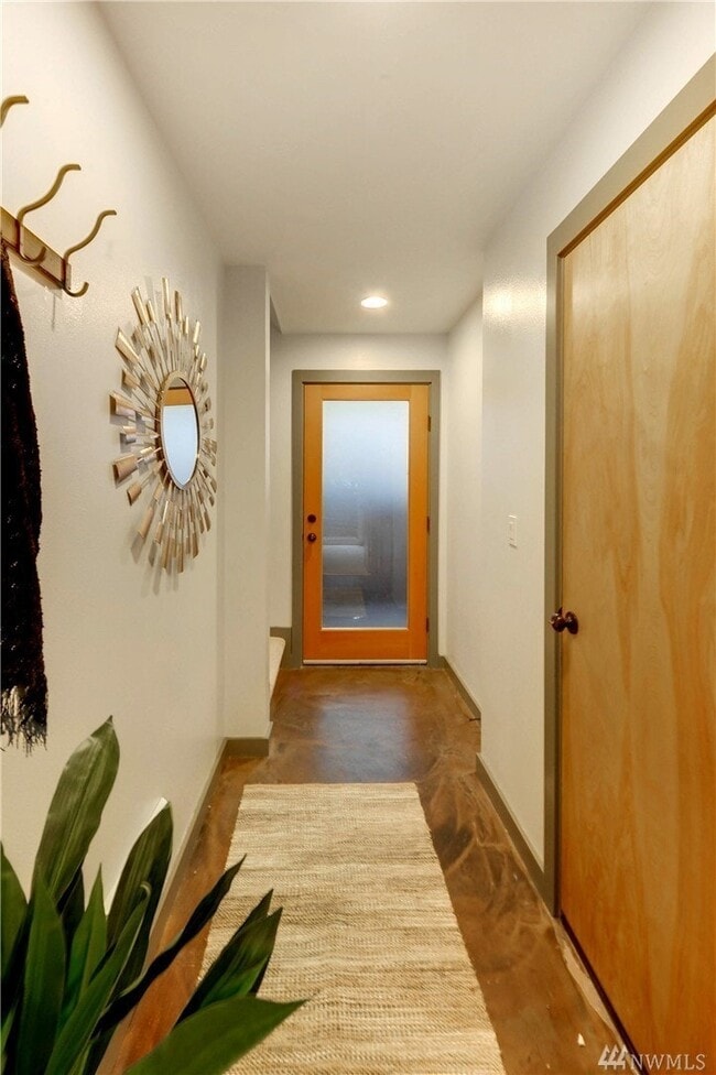 property at 4032 Pasadena Pl NE