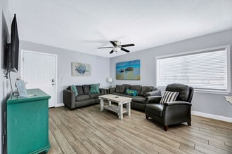 132 E Gardenia St in South Padre Island, TX - Building Photo - Building Photo