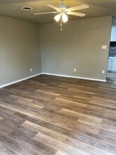 1705 E Colgate St in Lubbock, TX - Foto de edificio - Building Photo