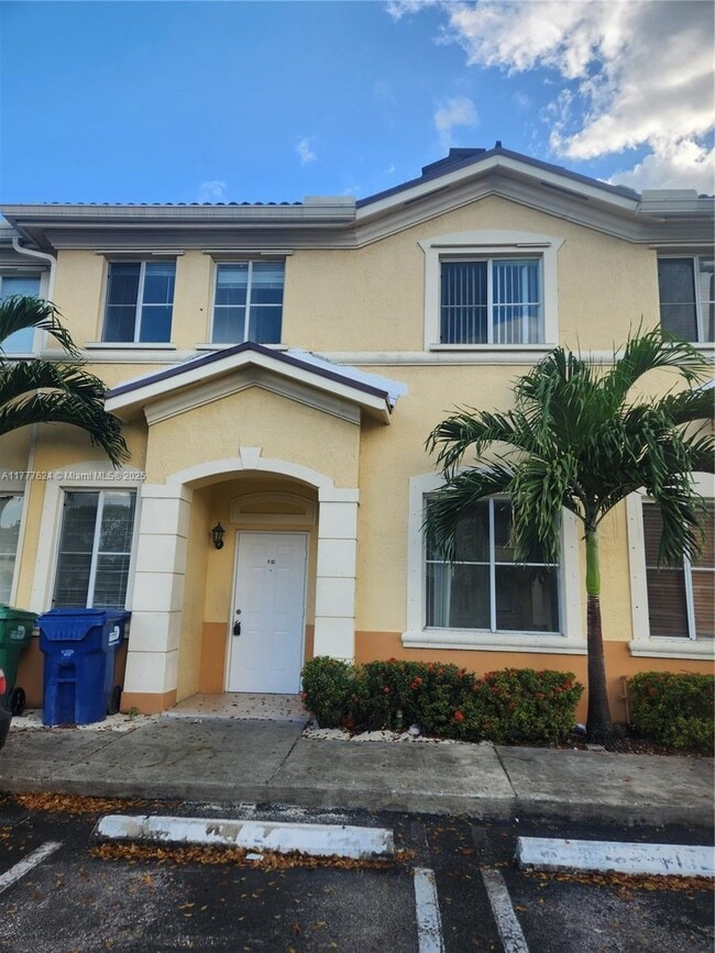 6940 NW 177th St in Hialeah, FL - Building Photo - Building Photo