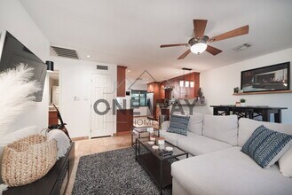 8702 E Sheridan St in Scottsdale, AZ - Building Photo - Building Photo