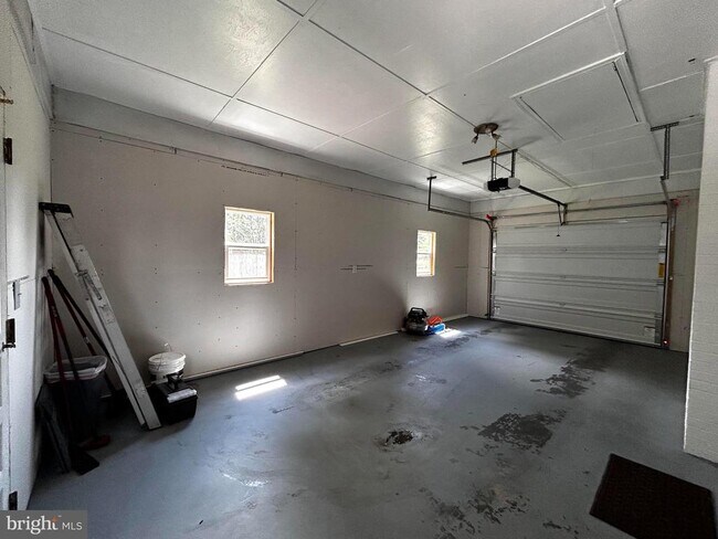 112 Virginia Dr in Stephens City, VA - Building Photo - Building Photo