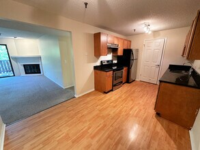 1340 Brook St in St. Charles, IL - Building Photo - Building Photo