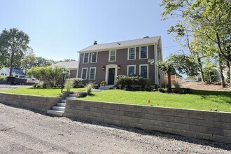 144 Old Connecticut Path in Framingham, MA - Building Photo - Building Photo