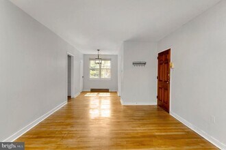 3201 Commonwealth Ave in Alexandria, VA - Building Photo - Building Photo