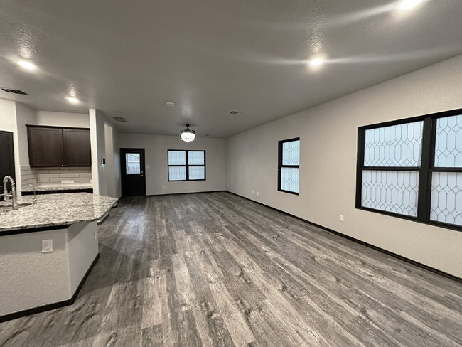 3826 Carducci Dr in Converse, TX - Building Photo - Building Photo