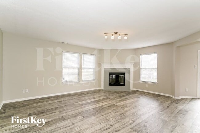 6909 Maywood Cir in Avon, IN - Building Photo - Building Photo