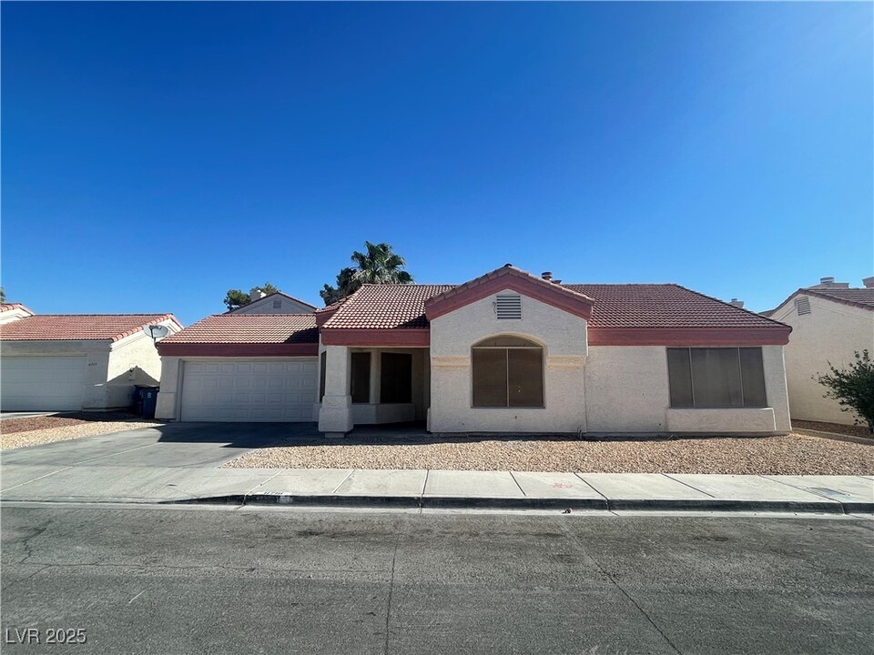 6716 Silver Spoon Dr in Las Vegas, NV - Building Photo