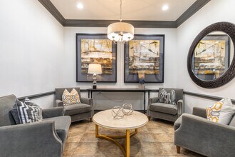 Milano Apartments in Houston, TX - Foto de edificio - Interior Photo