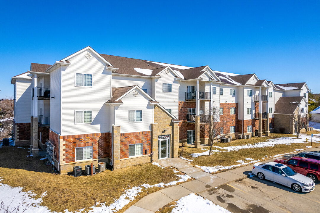 Bella Centro Condominiums in West Des Moines, IA - Building Photo