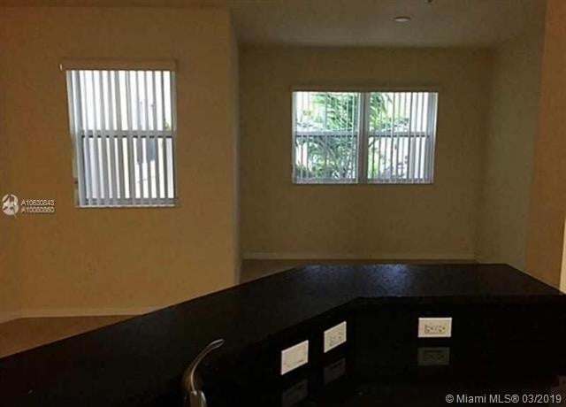 8620 NW 97th Ave-Unit -209 in Medley, FL - Foto de edificio