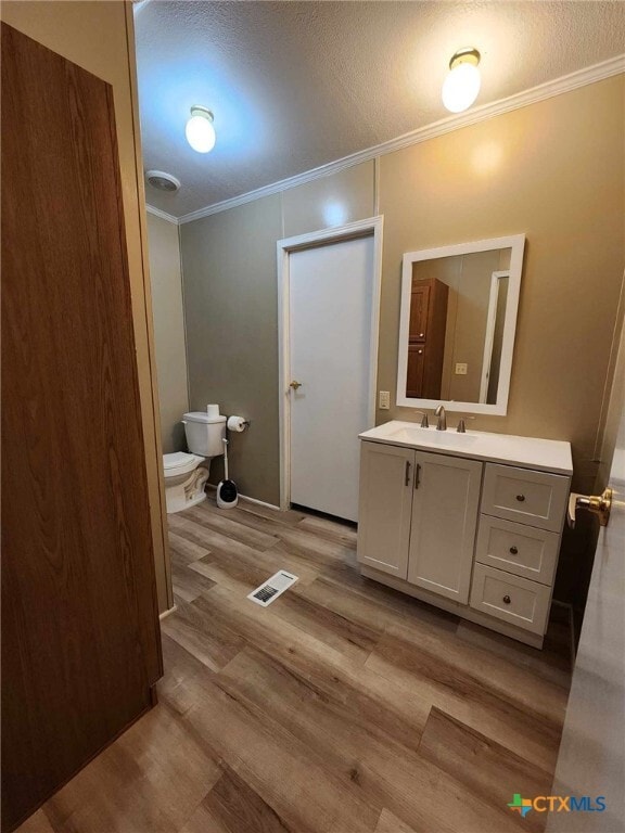 property at 922 Ashwood Dr