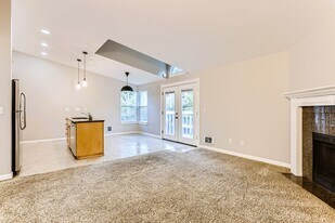 14715 SE 24th St in Bellevue, WA - Building Photo