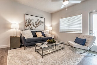 Grand Oak Apartments in Largo, FL - Building Photo - Interior Photo