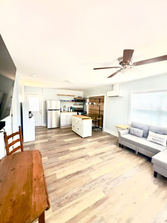216 La Paloma Pl in Panama City Beach, FL - Building Photo