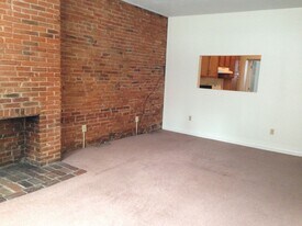 104 S 18th St in Pittsburgh, PA - Building Photo