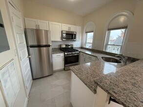 45 Ashford St, Unit 2 in Boston, MA - Foto de edificio - Building Photo