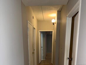 147-26 Roosevelt Ave in Queens, NY - Building Photo - Building Photo