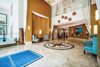 1945 S Ocean Dr in Hallandale Beach, FL - Foto de edificio - Building Photo