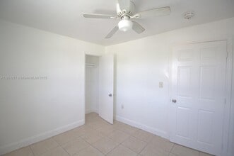 1186 NW 103rd St in Miami, FL - Building Photo - Building Photo