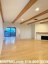 5368 Calatrana Dr in Los Angeles, CA - Building Photo - Building Photo