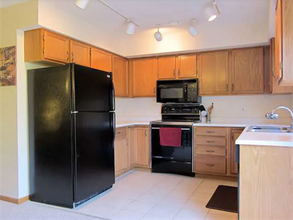 1809 Earl Rd in Iowa City, IA - Building Photo - Building Photo