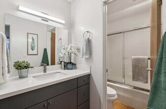 2700 Le Conte Ave in Berkeley, CA - Building Photo - Building Photo