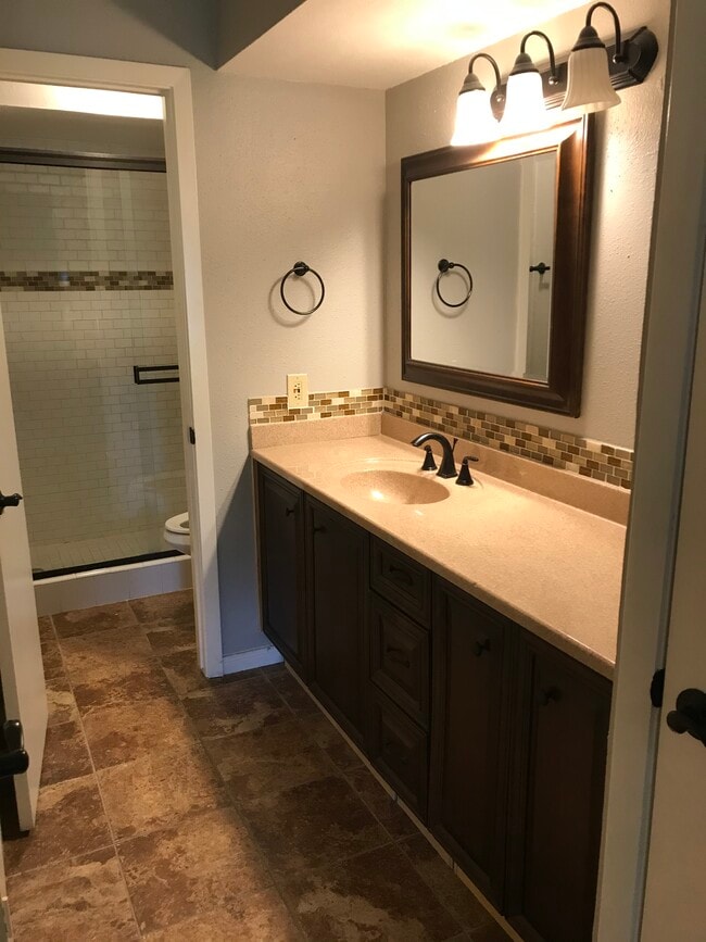 706 Garden Walk Dr in La Porte, TX - Building Photo - Building Photo