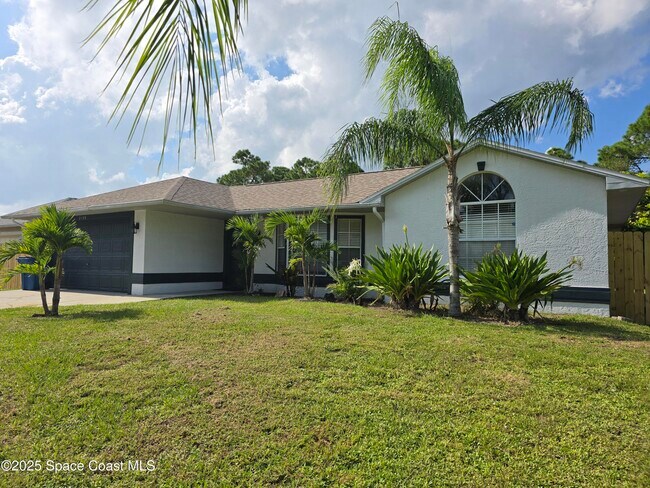 2195 Trillo Rd SE in Palm Bay, FL - Building Photo - Building Photo