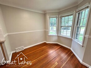 19323 Kenosha St in Harper Woods, MI - Foto de edificio - Building Photo