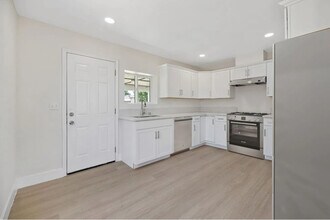 1717 N Brooks Ave in Fresno, CA - Building Photo - Building Photo