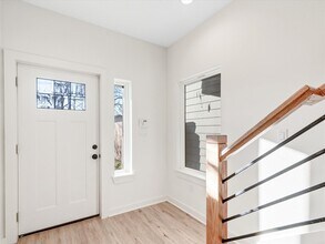 5702 Elysian St in Houston, TX - Foto de edificio - Building Photo