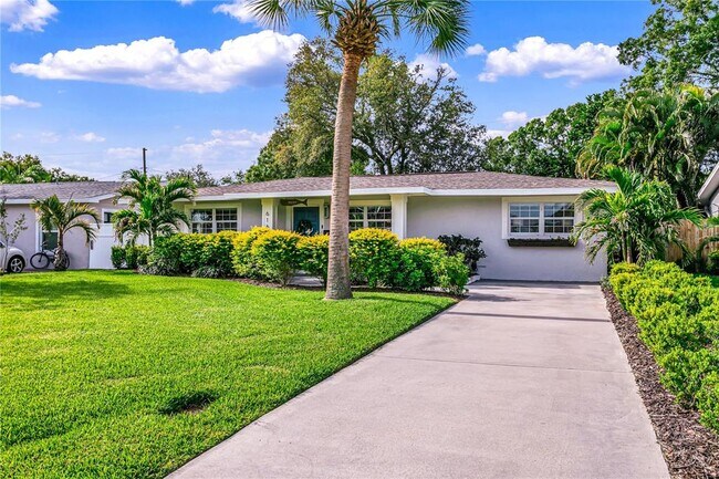 616 42nd Ave NE in St. Petersburg, FL - Building Photo - Building Photo